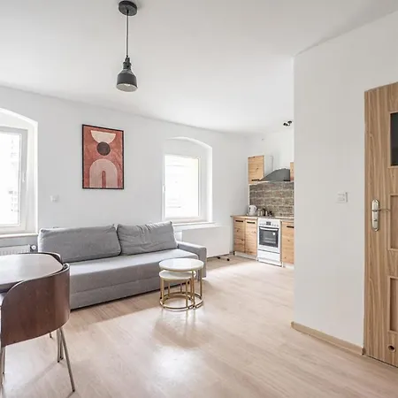 Side Apartment *